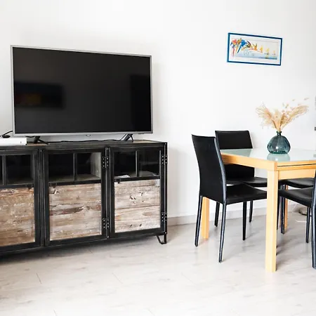 Aiguillon, 4 Pers, à 5min à Pied, Parking Appartement *