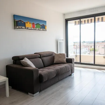 Aiguillon, 4 Pers, A 5min A Pied, Parking